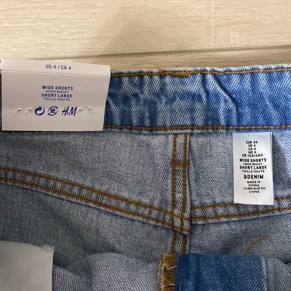 NWT H&M denim shorts - Picture 2 of 4